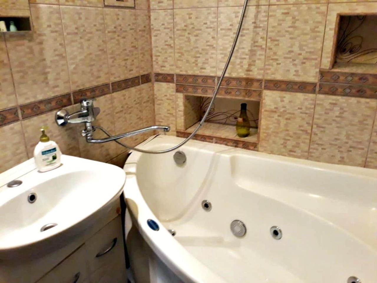 Apartment In The Historical City Center แชร์นิฟซี ภายนอก รูปภาพ